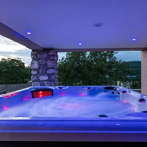 Hébergement de vacances Maison Avec Vue Sur Le De Paladru, 200m., Billieu